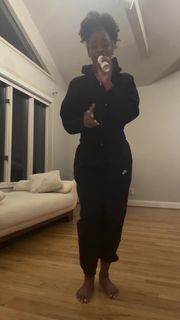 Ari Lennox feet photo 14