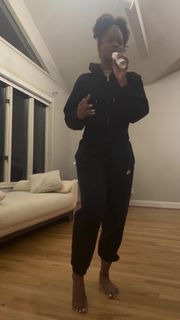 Ari Lennox feet photo 13