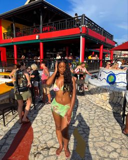 Ari Lennox feet photo 13