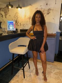 Ari Lennox feet photo 9