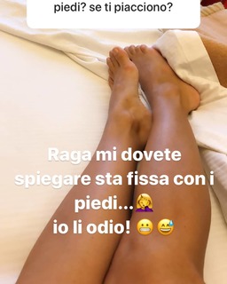 Ariadna Romero feet photo 16