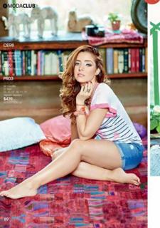 Ariadne Díaz feet photo thumbnail