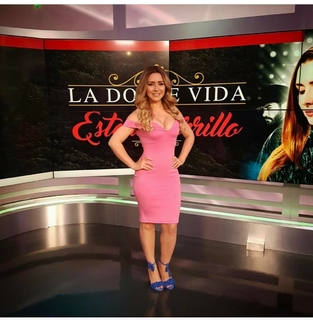 Ariadne Díaz feet photo thumbnail