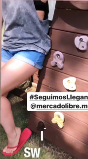 Ariadne Díaz feet photo thumbnail