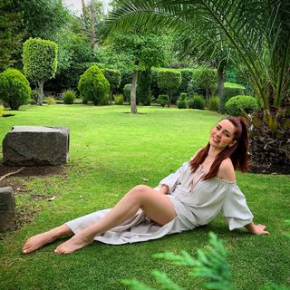 Ariadne Díaz feet photo thumbnail