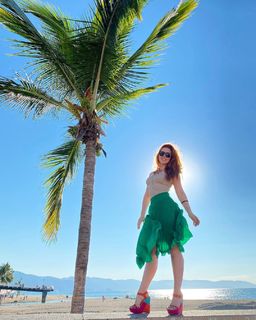 Ariadne Díaz feet photo thumbnail