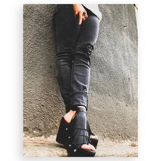 Ariana DeBose feet photo thumbnail