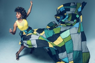 Ariana DeBose feet photo thumbnail