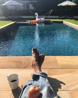 Ariana DeBose feet photo thumbnail