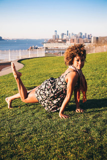 Ariana DeBose feet photo thumbnail