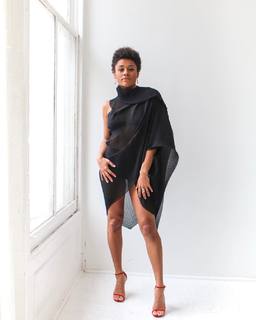 Ariana DeBose feet photo thumbnail