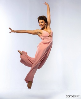 Ariana DeBose feet photo thumbnail