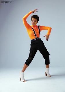 Ariana DeBose feet photo thumbnail
