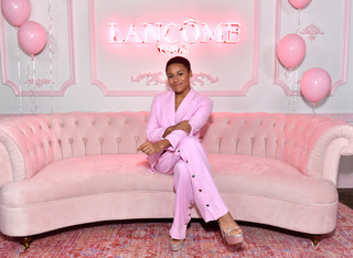 Ariana DeBose feet photo thumbnail