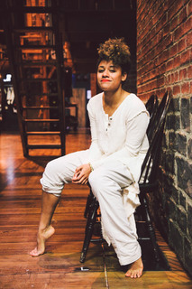 Ariana DeBose feet photo thumbnail