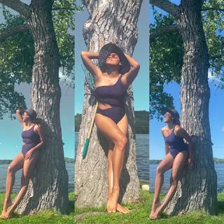 Ariana DeBose feet photo thumbnail