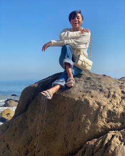 Ariana DeBose feet photo thumbnail