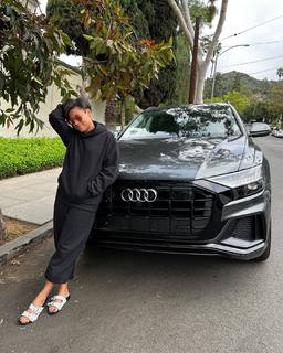Ariana DeBose feet photo thumbnail