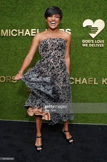 Ariana DeBose feet photo thumbnail