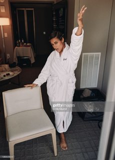 Ariana DeBose feet photo thumbnail