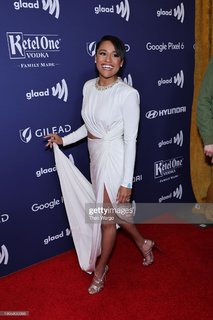 Ariana DeBose feet photo thumbnail