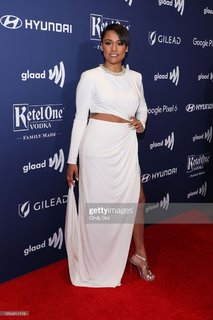 Ariana DeBose feet photo thumbnail