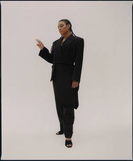 Ariana DeBose feet photo thumbnail