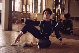 Ariana DeBose feet photo thumbnail
