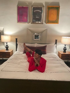 Ariana DeBose feet photo thumbnail