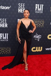 Ariana DeBose feet photo thumbnail
