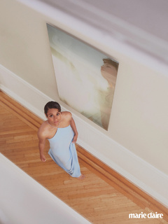 Ariana DeBose feet photo thumbnail