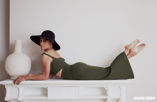 Ariana DeBose feet photo thumbnail