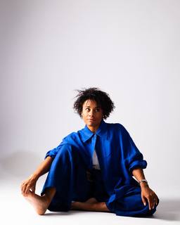 Ariana DeBose feet photo thumbnail