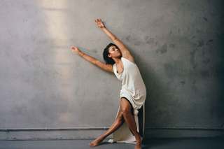 Ariana DeBose feet photo thumbnail
