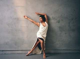 Ariana DeBose feet photo thumbnail