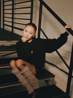 Ariana Grande feet photo 1
