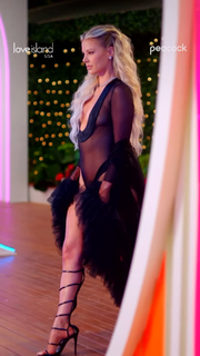 Ariana Madix feet photo thumbnail