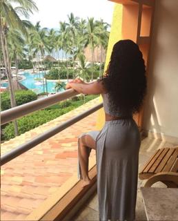 Ariane Andrew feet photo 7