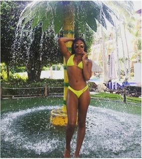 Ariane Andrew feet photo 5
