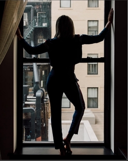 Ariane Andrew feet photo 10