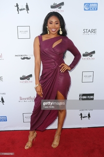 Ariane Andrew feet photo 1