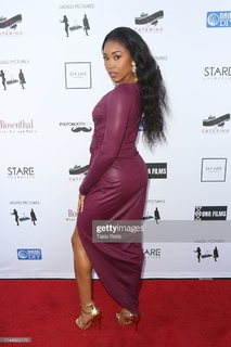 Ariane Andrew feet photo 20
