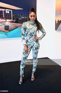 Ariane Andrew feet photo 12