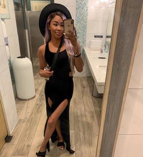 Ariane Andrew feet photo 3
