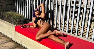 Ariane Andrew feet photo 7