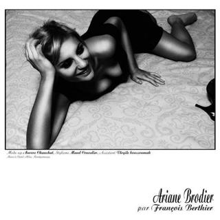 Ariane Brodier feet photo 2