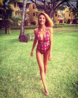 Ariane Brodier feet photo 5