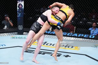 Ariane Lipski feet photo 3