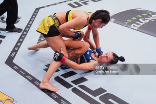 Ariane Lipski feet photo 10