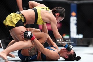 Ariane Lipski feet photo 4